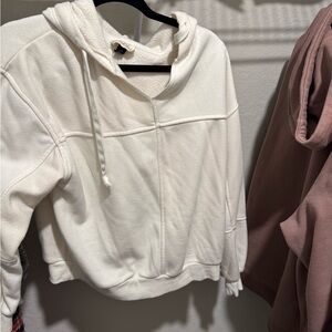 Universal Thread Cream Women's Hoodie Sweater